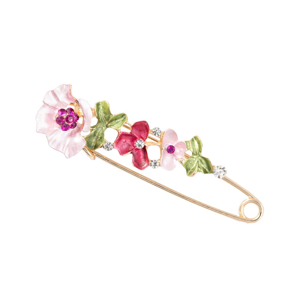 Piespraude ar rozā ziediem