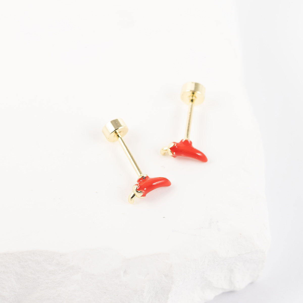 Mazie nagliņauskari derēs bērnu austiņām.