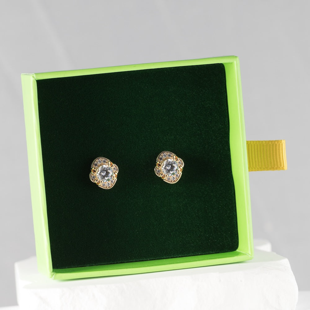 Nagliņauskari ar baltiem kristāliem 'LAILA'