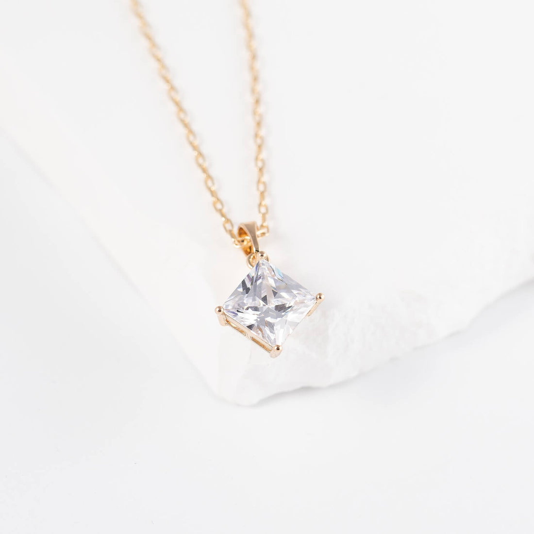 Antialerģiska kaklarota Natālija