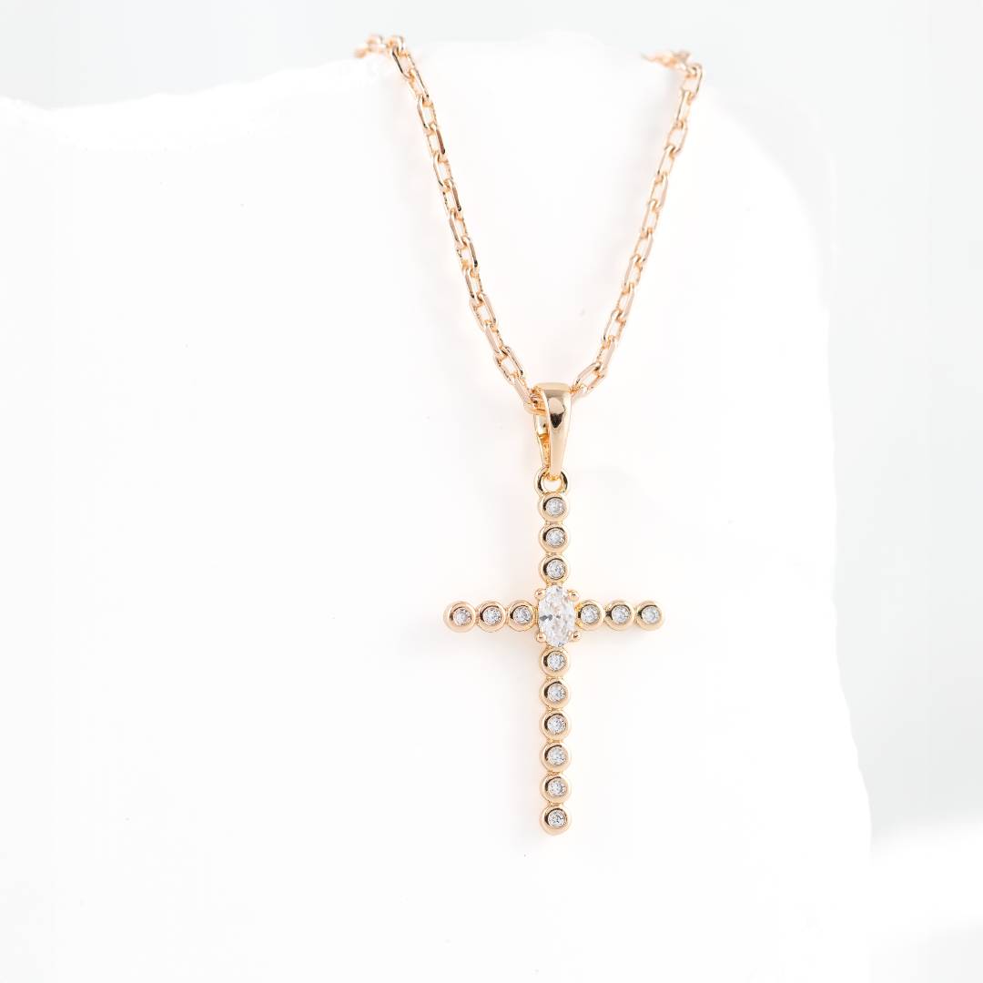 Kaklarota ar krustiņa kulonu Maija