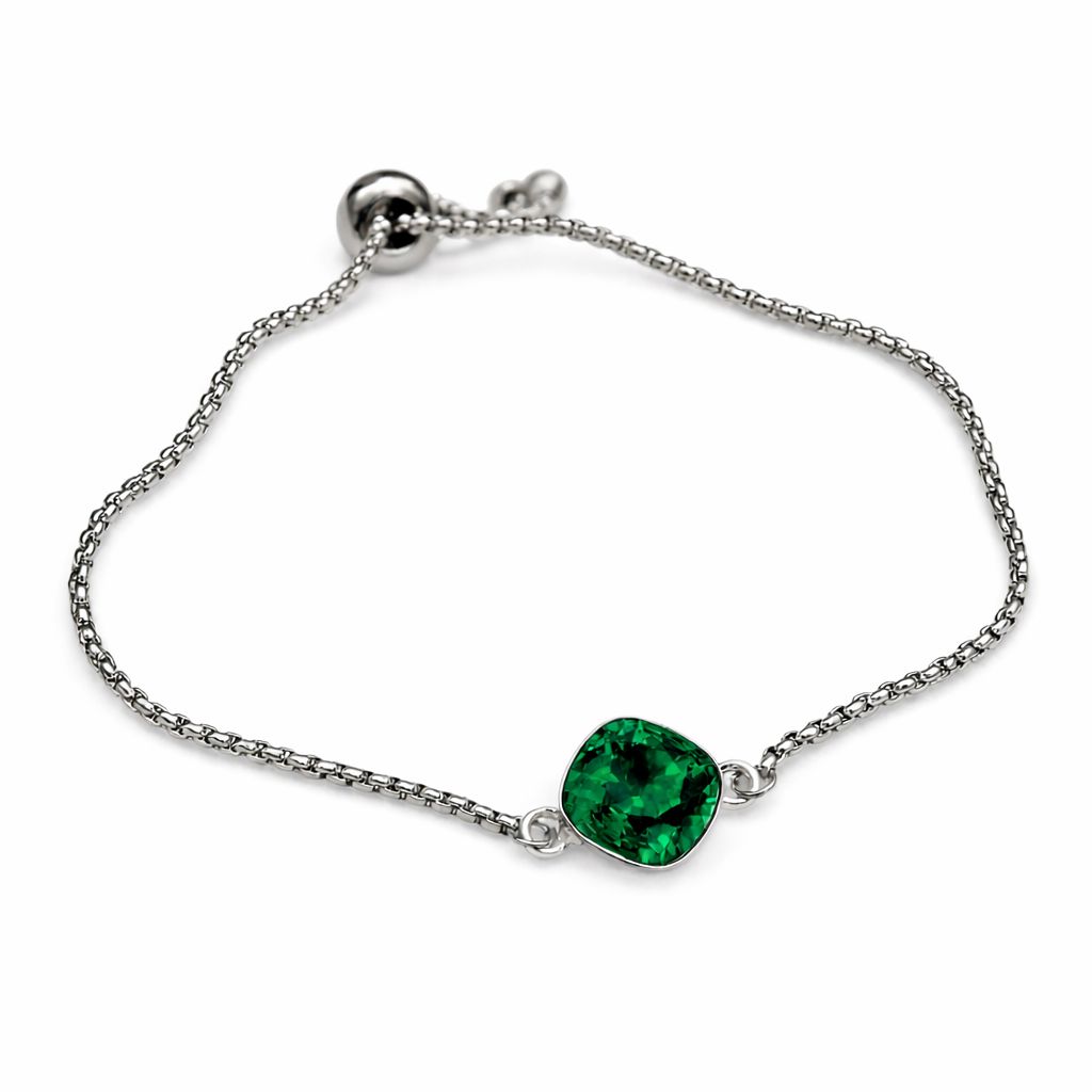 Savelkama rokassprādze ar rombveida zaļu kristālu un regulējamu aizdari elegantā minimālisma stilā