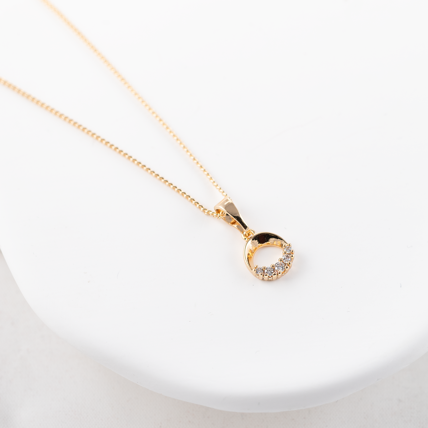 Kaklarota ar kulonu 'VAIRA'