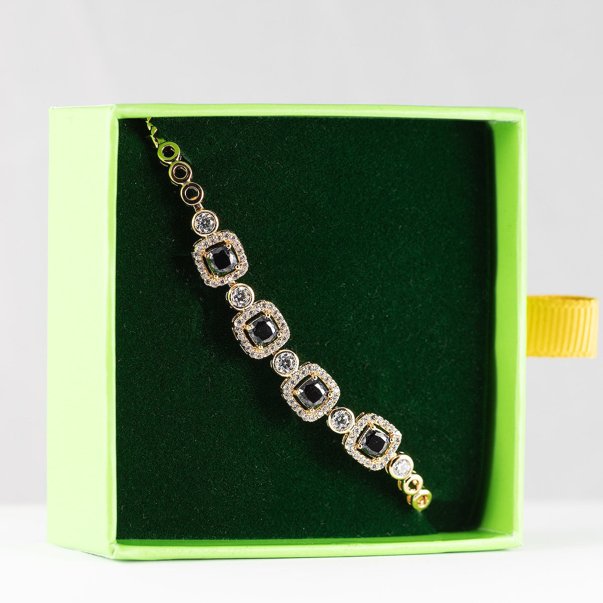 Antialerģiska rokassprādze 'BLAKE'