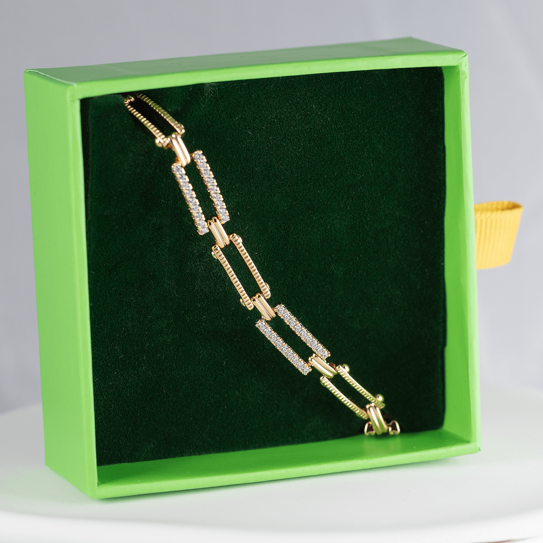 Apyrankė su krištolinėmis žvaigždutėmis 'PATRICIJA'