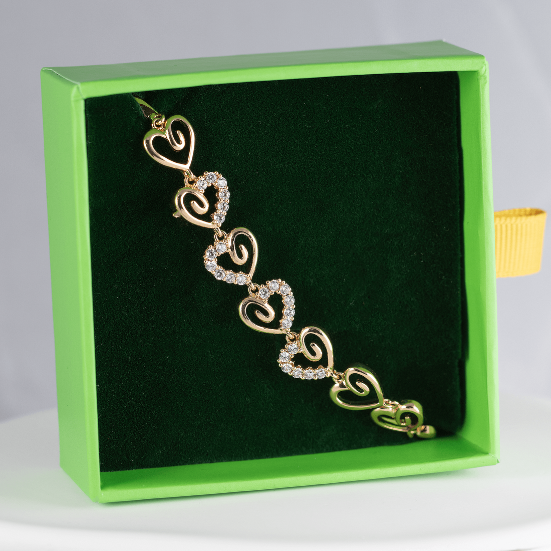 Apyrankė su krištolinėmis žvaigždutėmis 'PATRICIJA'