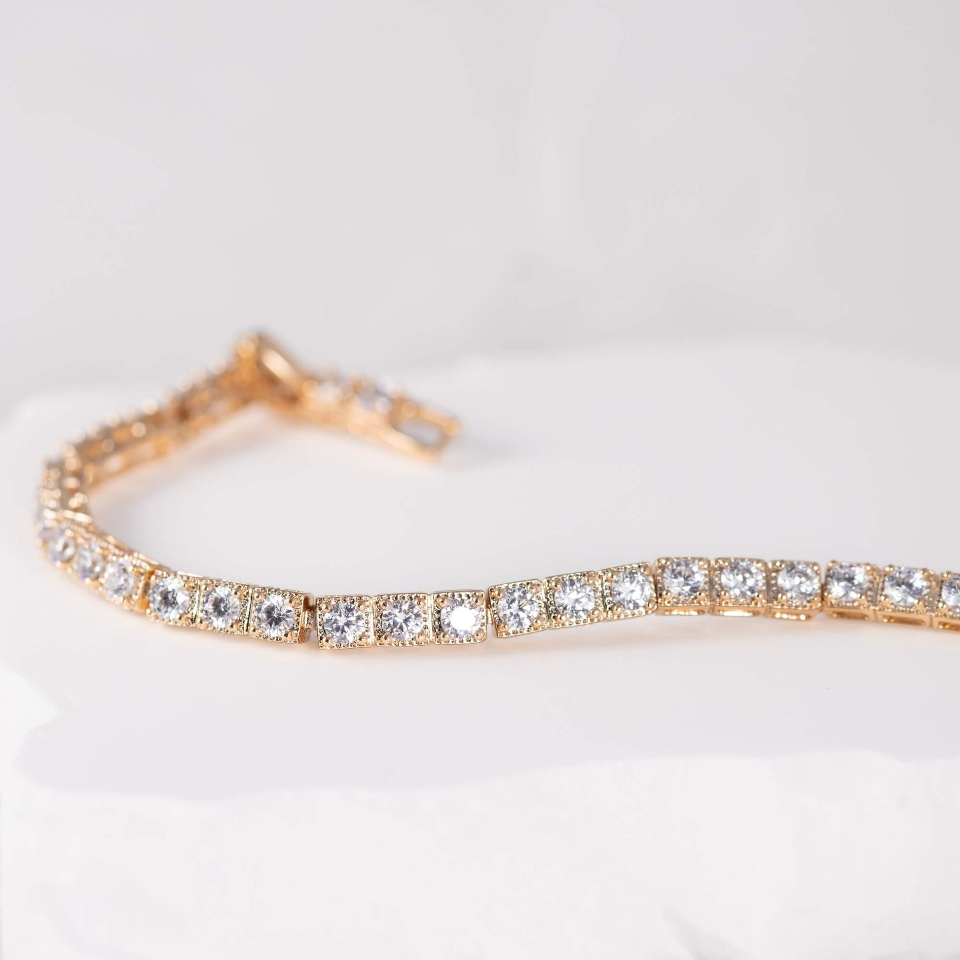 Antialerģiska rokassprādze 'MELITA'