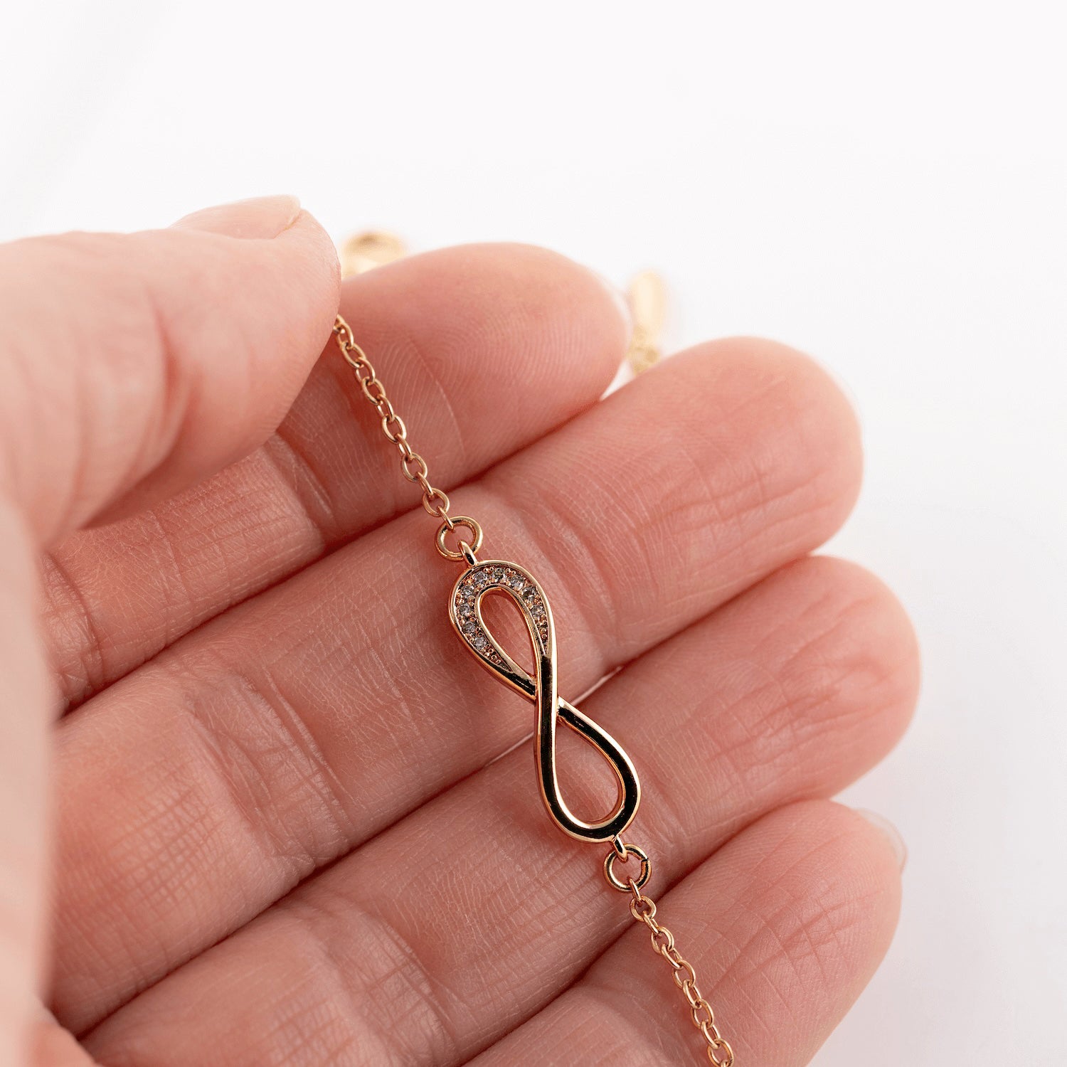 Rokas ķēdīte ar kristāliem 'KARINA'