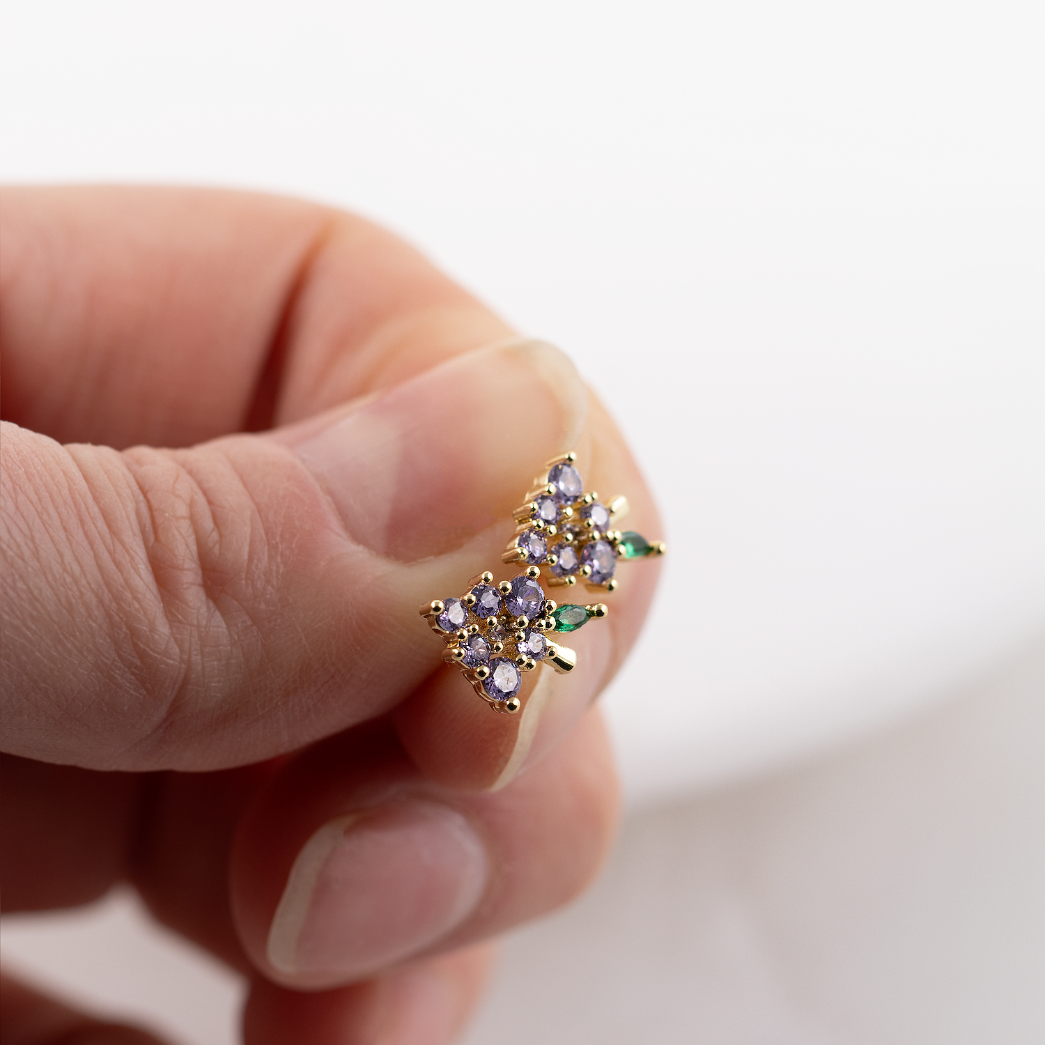 Antialerģiski nagliņauskari 'VĪNOGA'