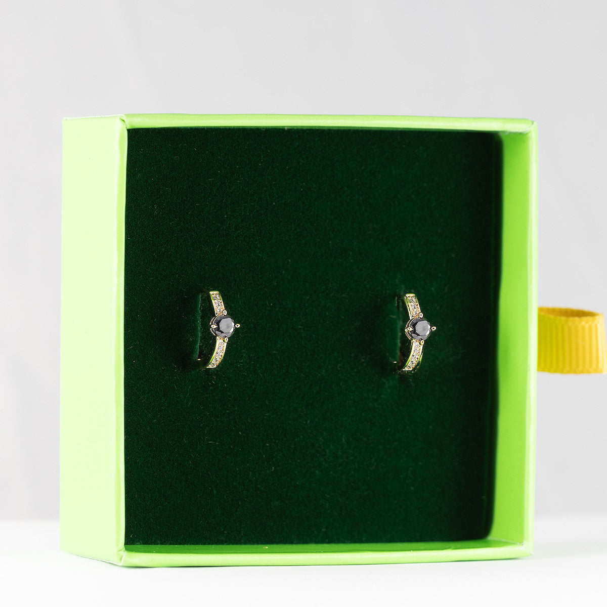 Antialerģiski auskari ar kristāliem 'BRIE'