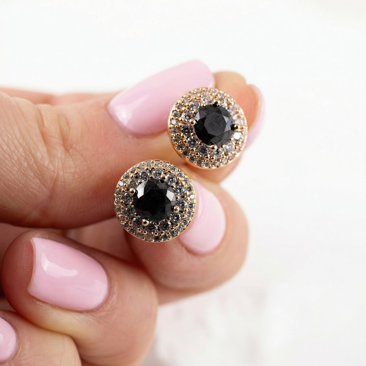 Antialerģiski nagliņu auskari ar kristāliem 'ANGELINA'