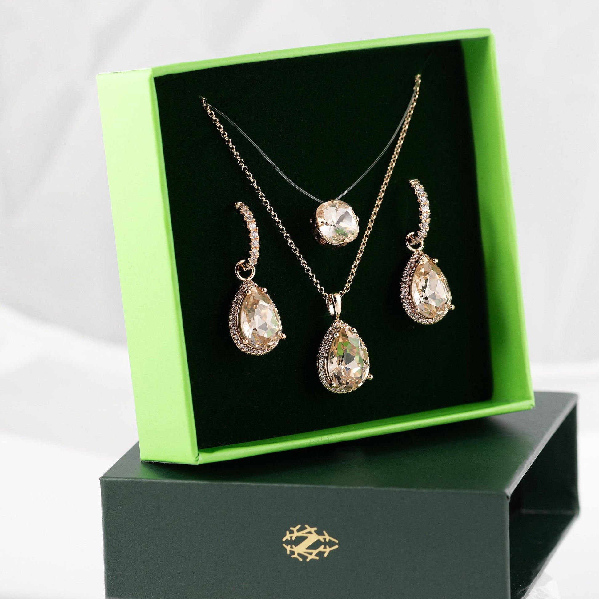 Antialerģisks rotu komplekts sievietei ACALIJA