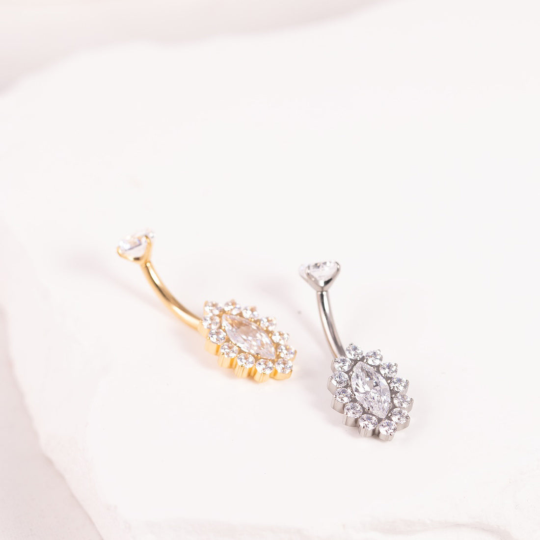 Bambos auskarų vėrimas 'AVA'