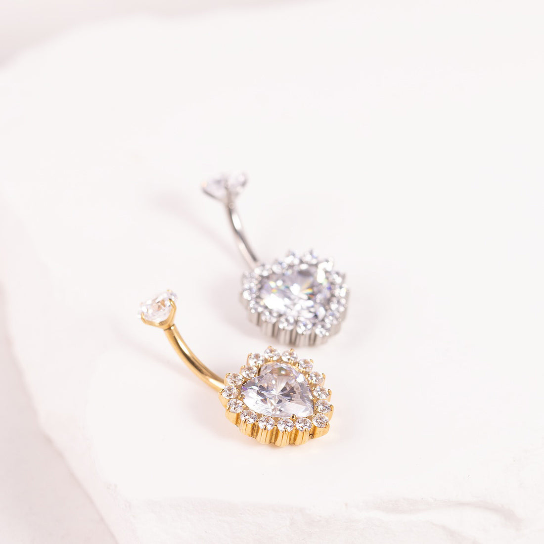 Bambos auskarų vėrimas 'AVA'