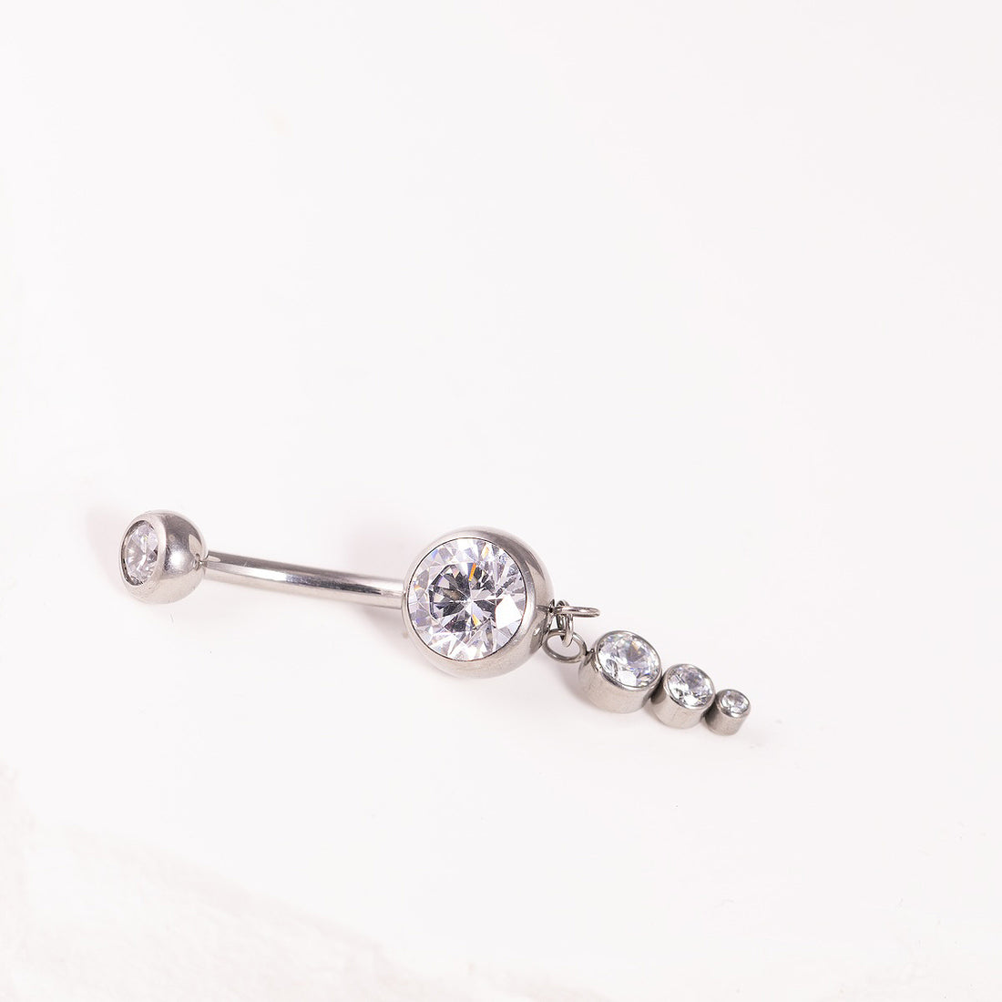 Bambos auskarų vėrimas 'AVA'