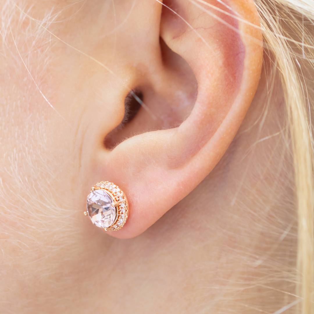 Grezni antialerģiski nagliņauskari ar apļa formas kristālu