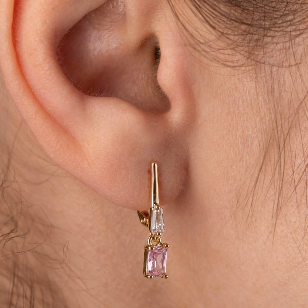 Auskari ar riņķīšu aizdari un antialerģisku rozā zelta pārklājumu CERSEI. 