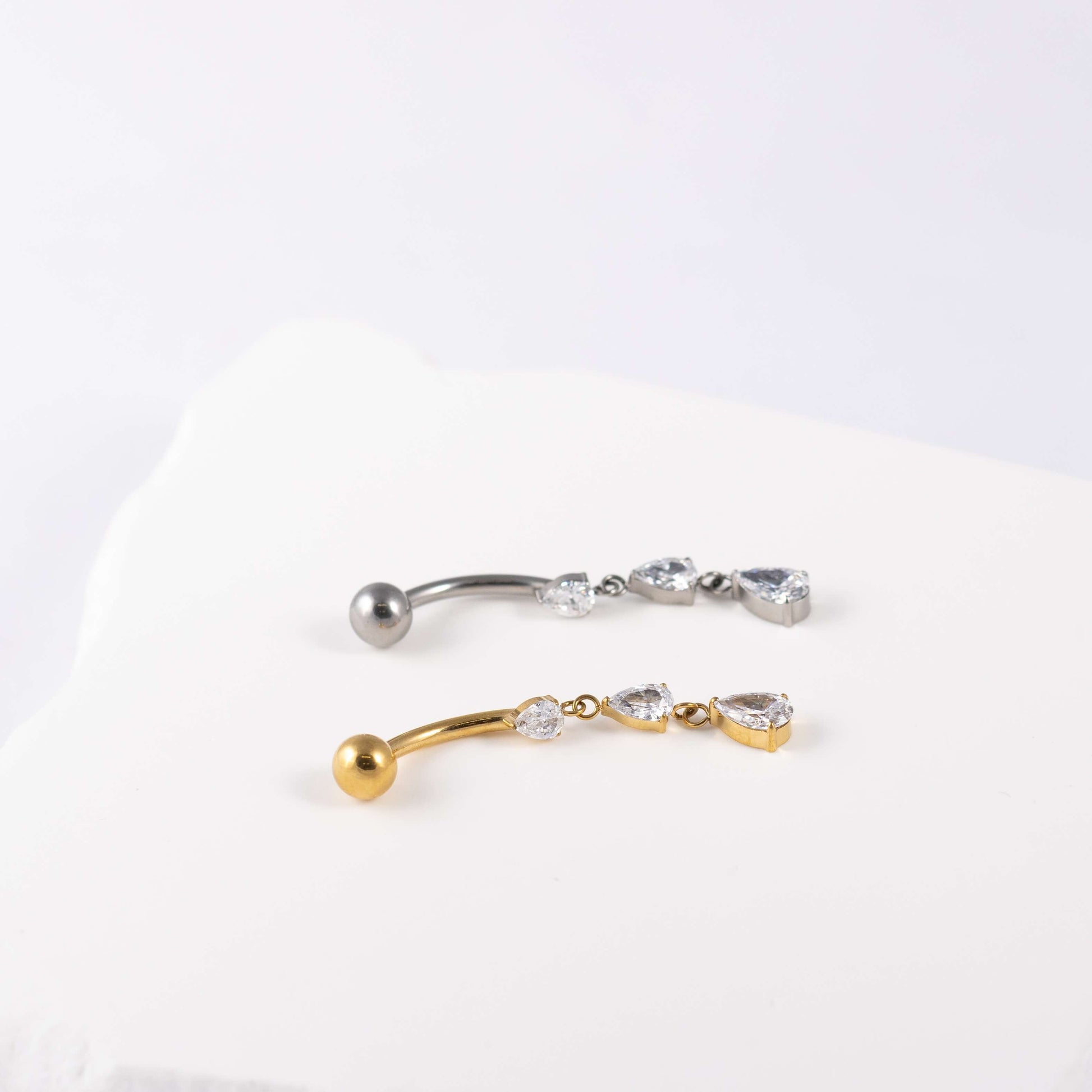 Nabas pīrsings 'BELLA' ar kristāliem