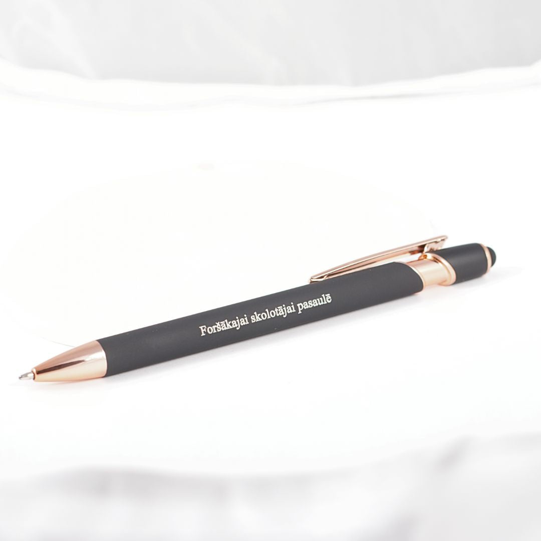 Eleganta pildspalva ar personalizētu gravējumu