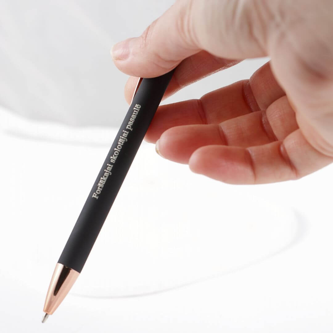 Eleganta pildspalva ar personalizētu gravējuma tekstu