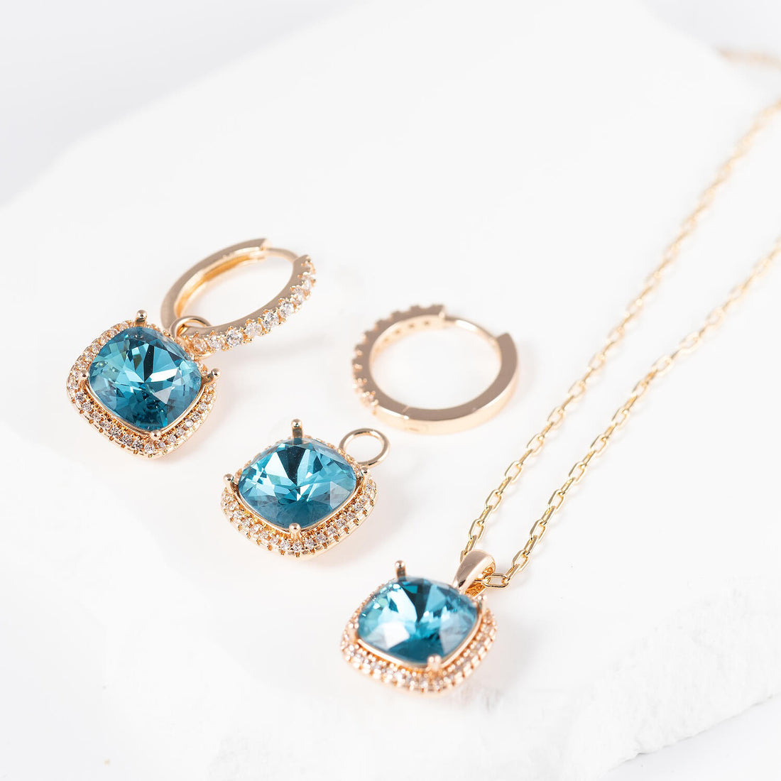 Tirkīza kristāla rotu komplekts 'ACĀLIJA'