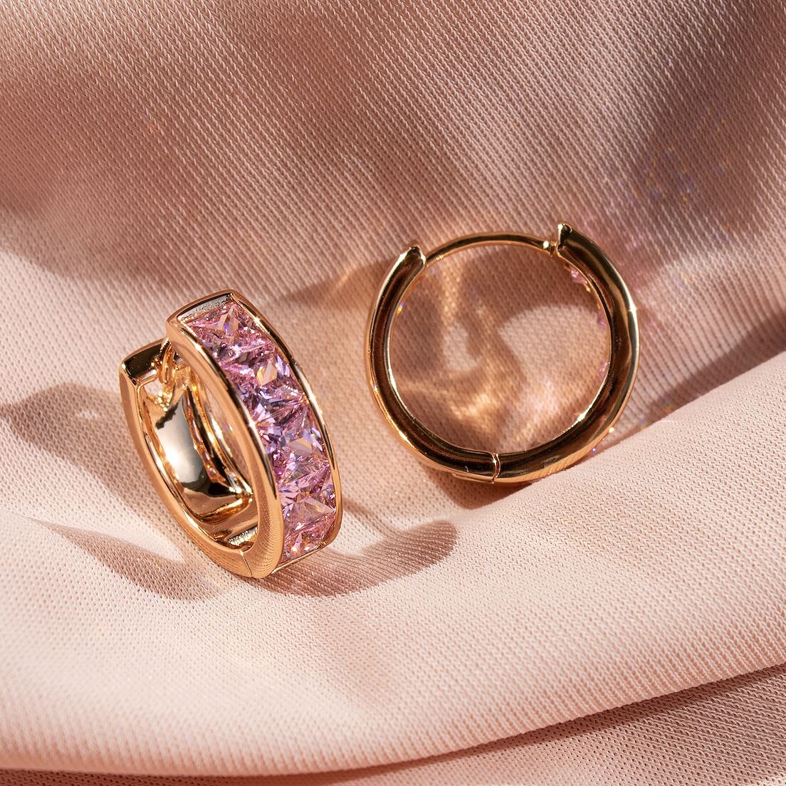 APZELTĪTI AUSKARI, ŪDENSIZTURĪGI