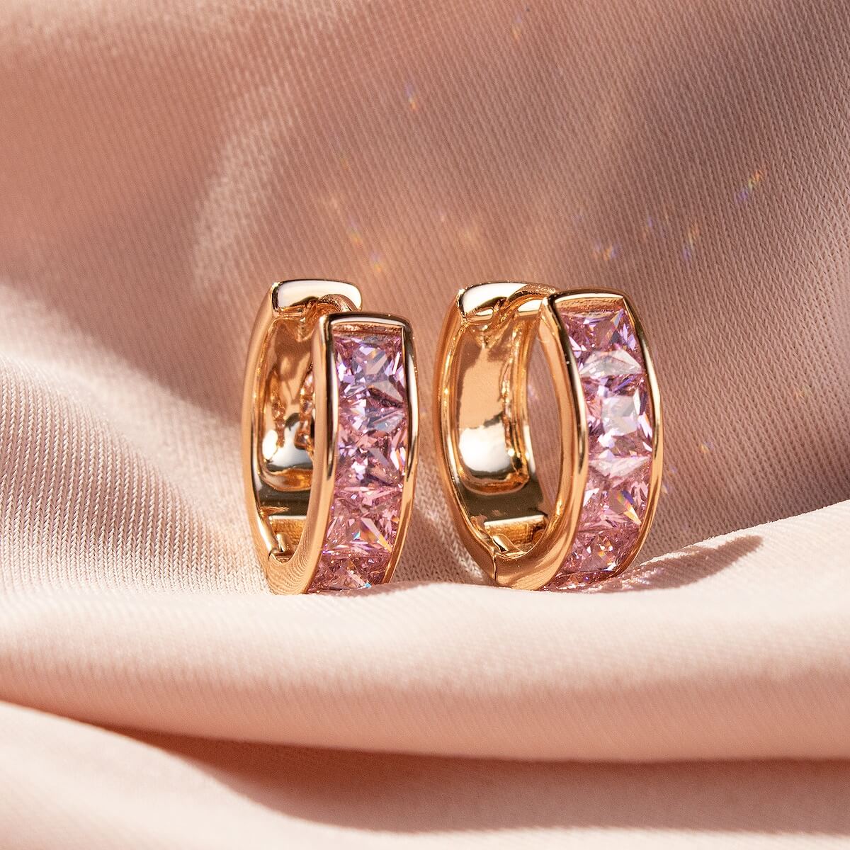 APZELTĪTI ROZĀ AUSKARI, ŪDENSIZTURĪGI, NESŪBĒ