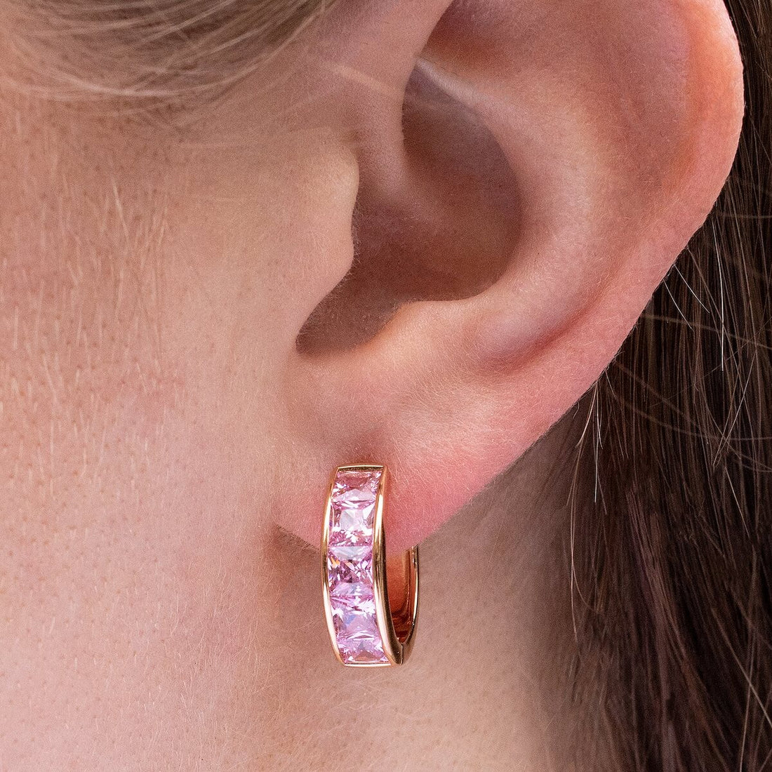 APZELTĪTI ROZĀ AUSKARI